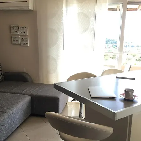 Apartment Loft Mit Blick Auf Pula